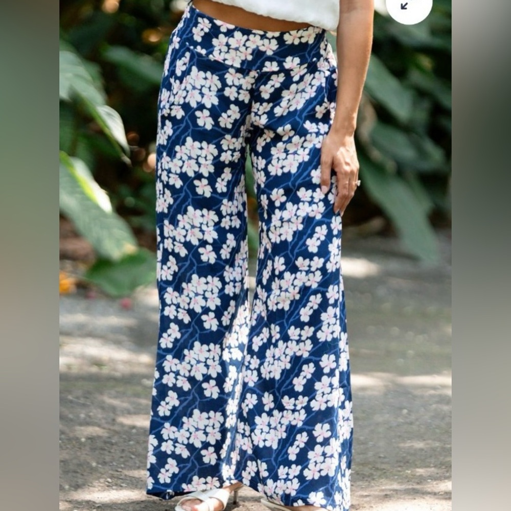 🌸SOLD🌸 Thea pant in color Navy Sakura